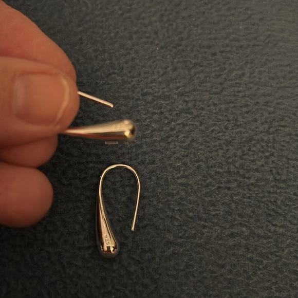 Lovely 925 Sterling Silver Earrings - Picture 4 of 4